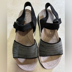 Bionica Nacola Walking Sandals - Black & White - size 8.5